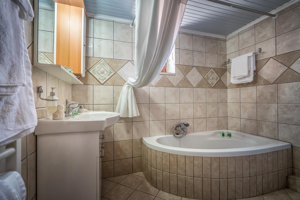 Villa Tramonto With Private Heated Pool, By Zantewize Volímai Exterior photo